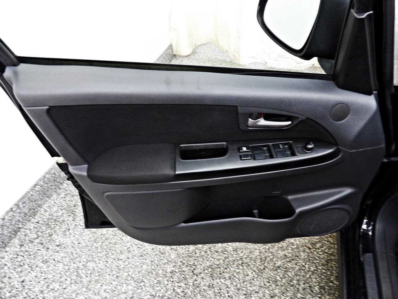 Used 2010 Suzuki SX4 Hatchback FWD image 7