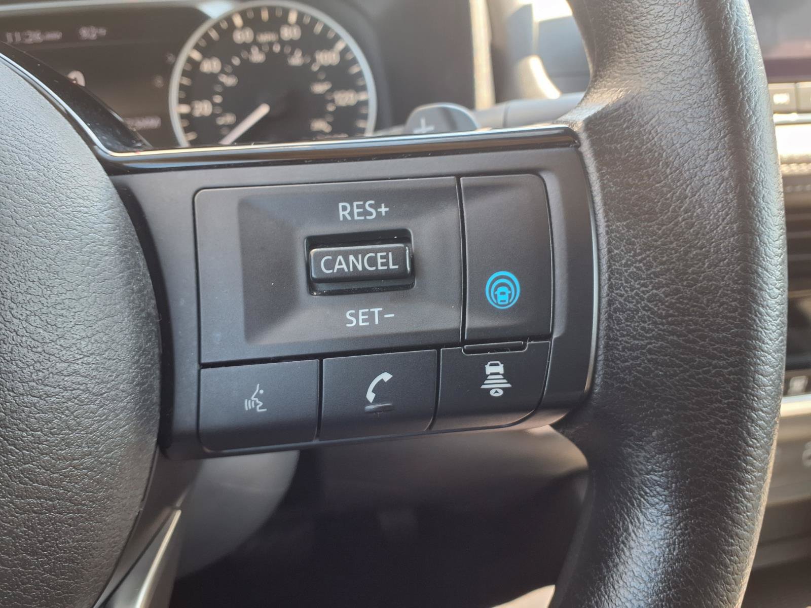 Used 2022 Nissan Rogue SV FWD image 18