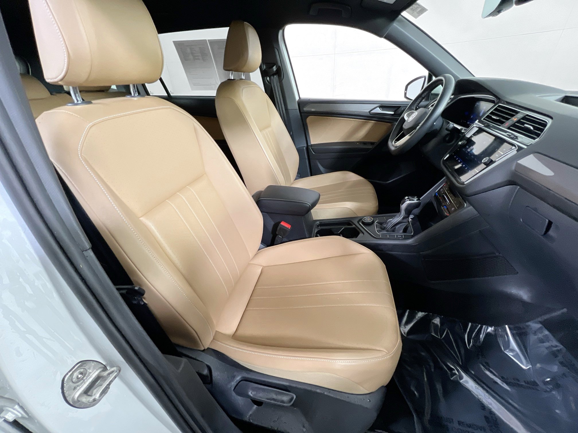 Used 2022 Volkswagen Tiguan SE AWD/4WD image 26