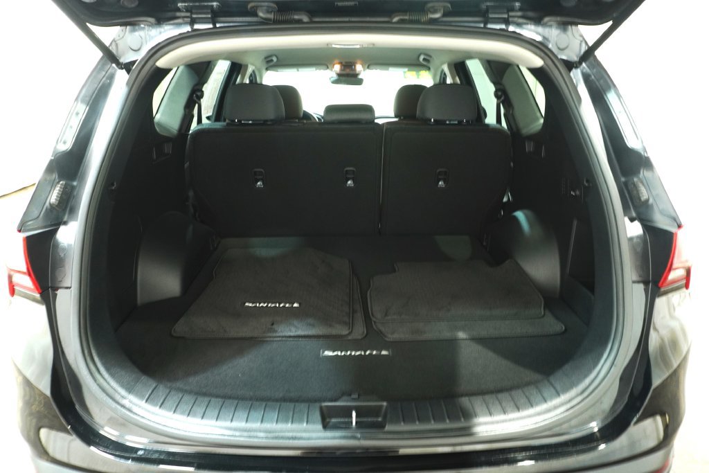 Used 2023 Hyundai Santa Fe SE FWD image 6