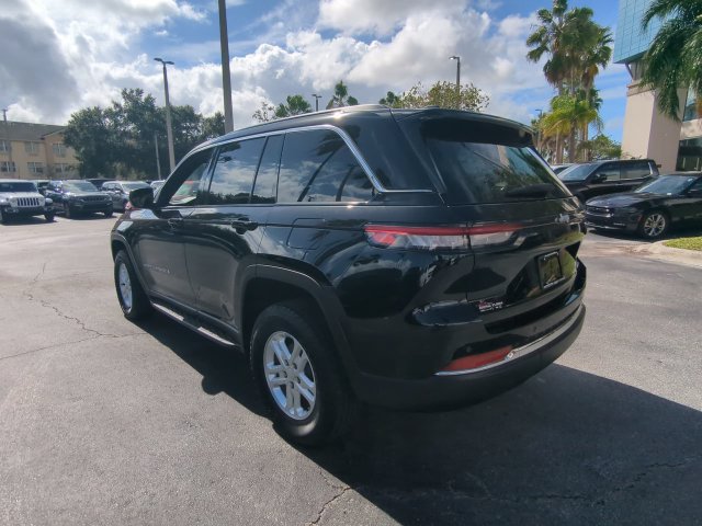 Used 2025 Jeep Grand Cherokee Laredo w/ Luxury Tech Group I RWD image 6