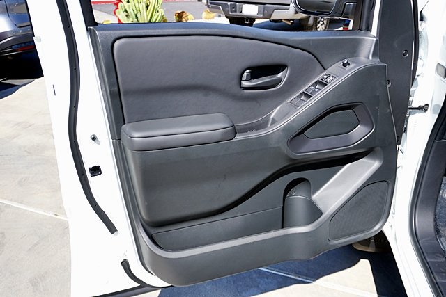 New 2027 Nissan Frontier SV w/ All-Weather Content Package AWD/4WD image 33