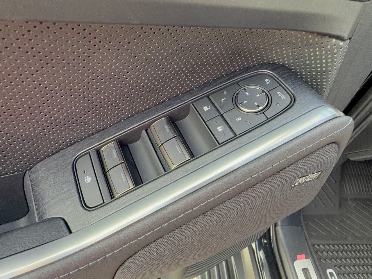 New 2026 Lexus GX 550 AWD/4WD image 15