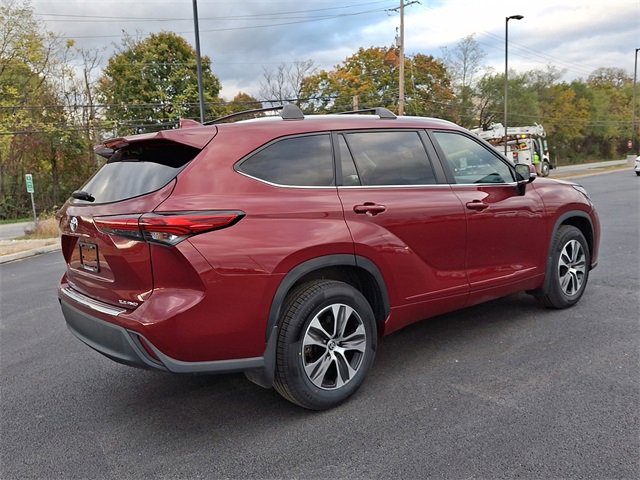 Used 2023 Toyota Highlander XLE image 13