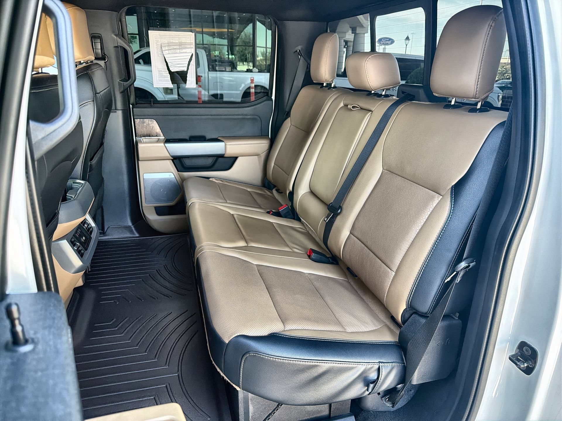 Used 2024 Ford F350 Lariat w/ Lariat Ultimate Package AWD/4WD image 22