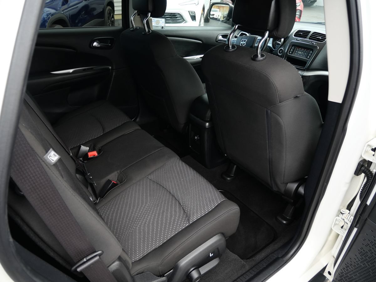 Used 2019 Dodge Journey SE w/ Connectivity Group FWD image 22