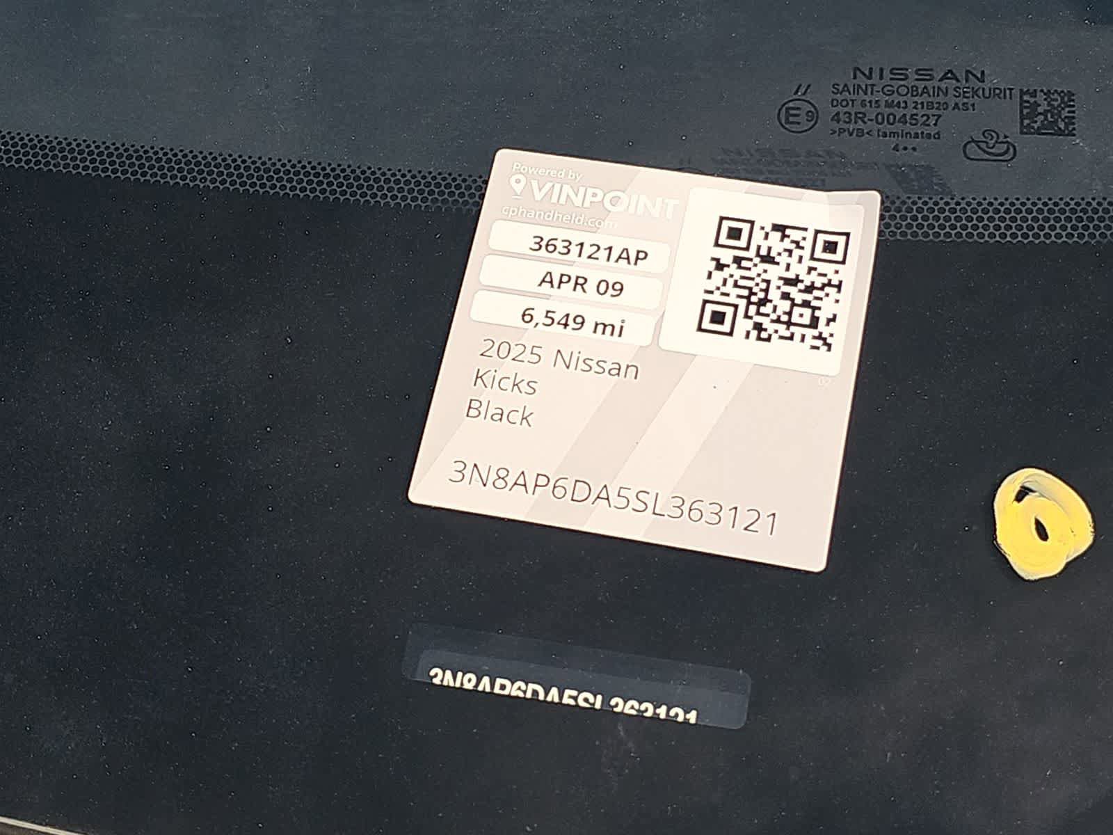Used 2025 Nissan Kicks SR FWD image 25