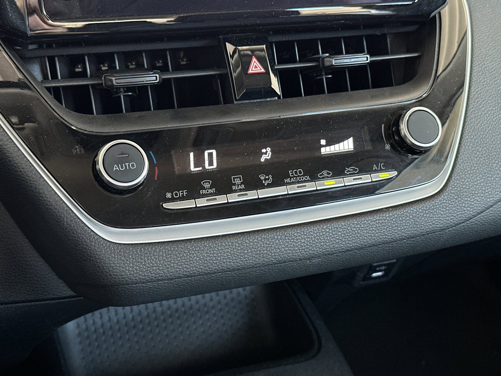 Used 2024 Toyota Corolla LE image 17