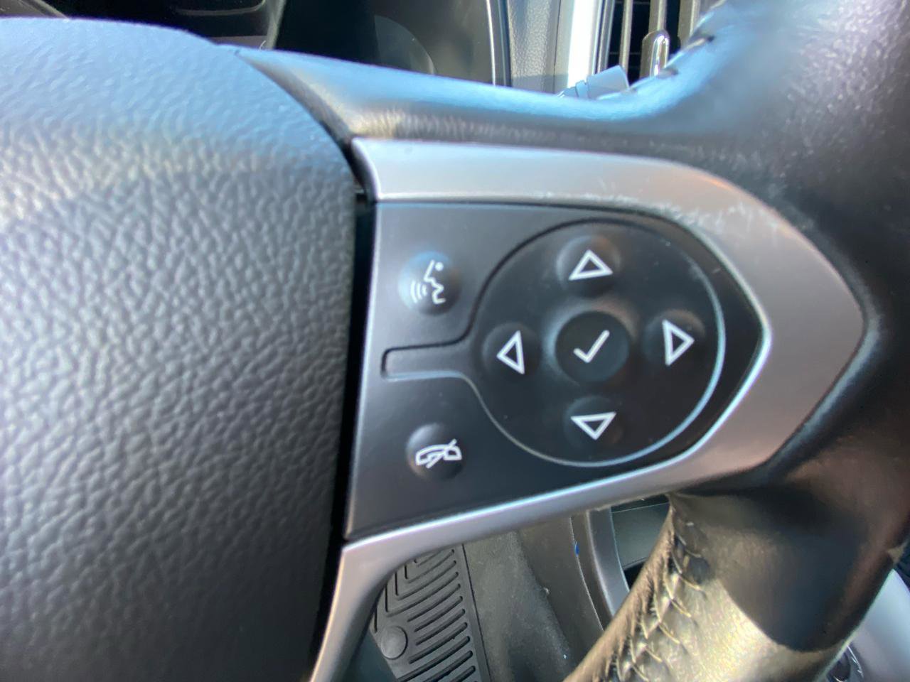 Used 2022 Chevrolet Colorado LT w/ Safety Package image 25