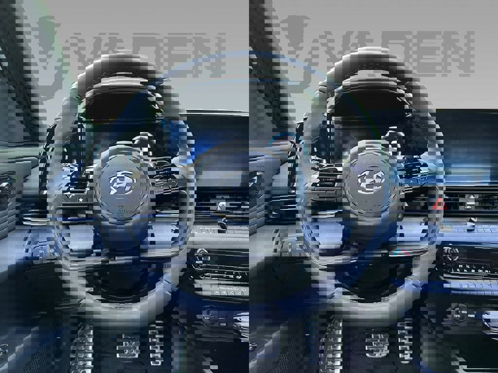 New 2025 Hyundai Elantra SEL image 13