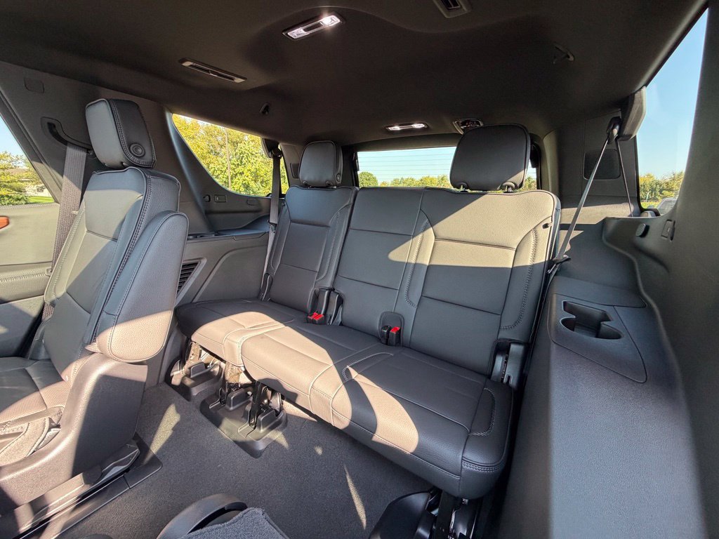 Used 2026 GMC Yukon Denali w/ Sun & Power Step Package AWD/4WD image 8