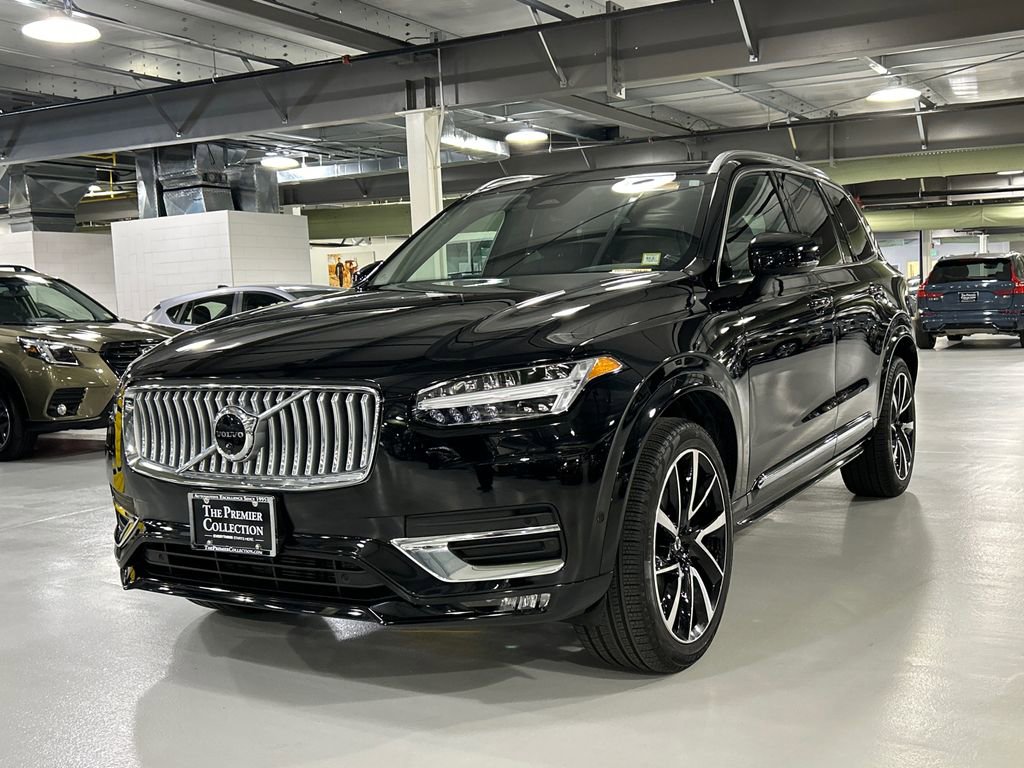 Used 2023 Volvo XC90 B5 Plus w/ Protection Package Premier AWD/4WD image 5