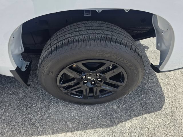 Used 2024 Chevrolet Silverado 1500 Custom AWD/4WD image 31