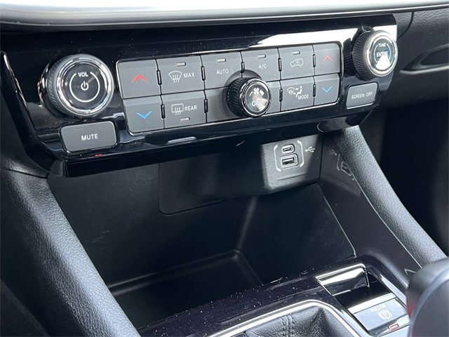 Certified 2024 Jeep Compass Latitude w/ Convenience Group image 26