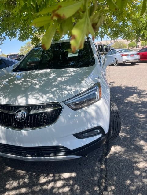 Used 2020 Buick Encore Essence FWD image 3