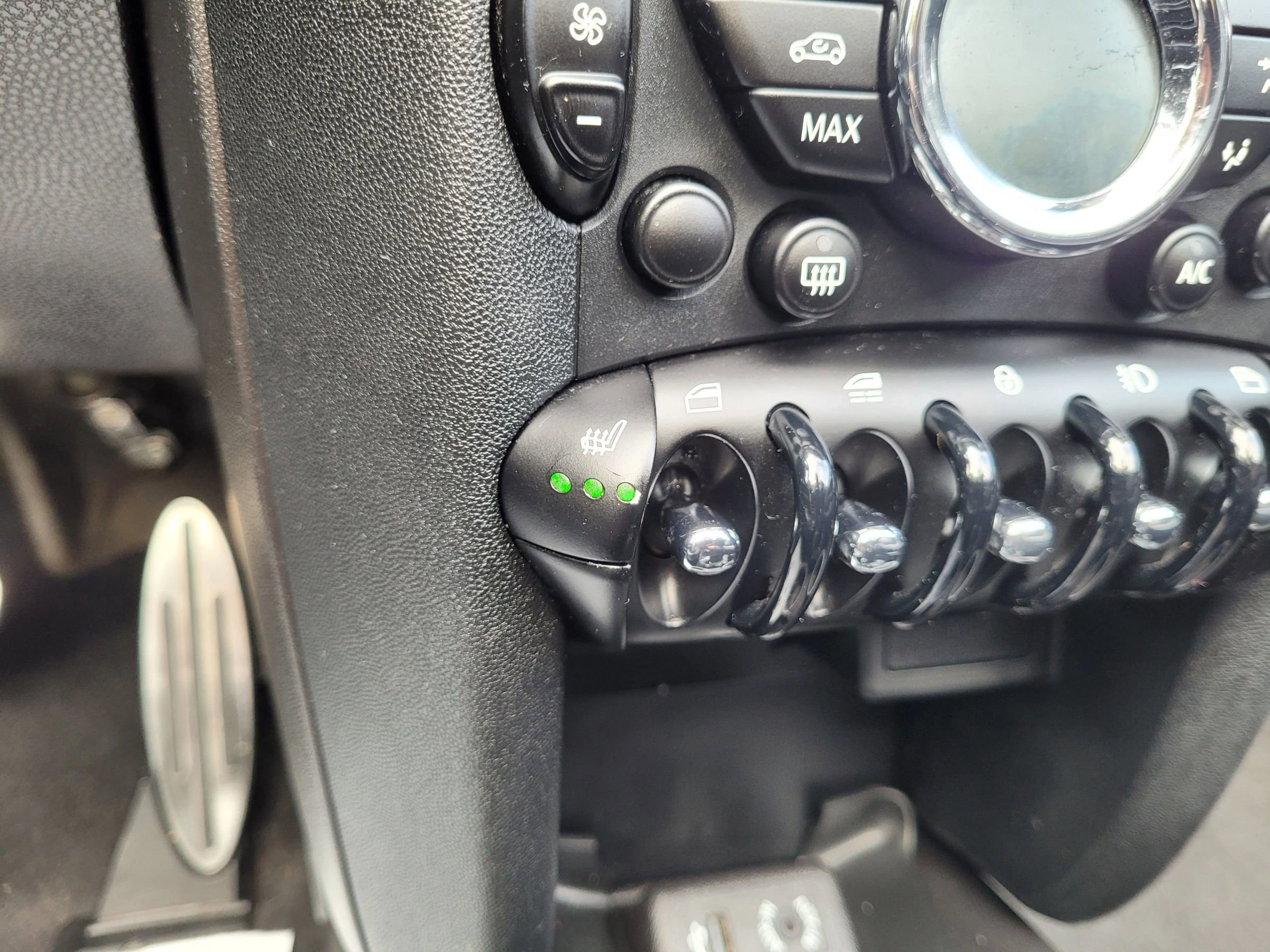 Used 2015 MINI Cooper S image 30