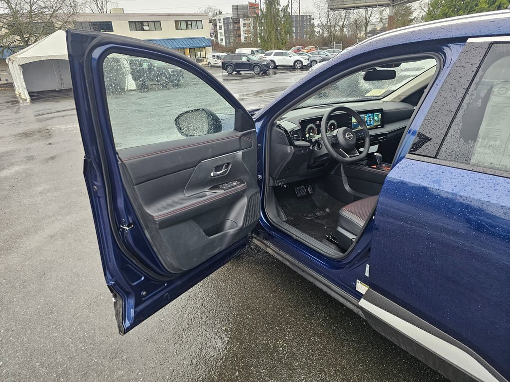 New 2026 Nissan Kicks SR w/ Cold Weather Package image 17