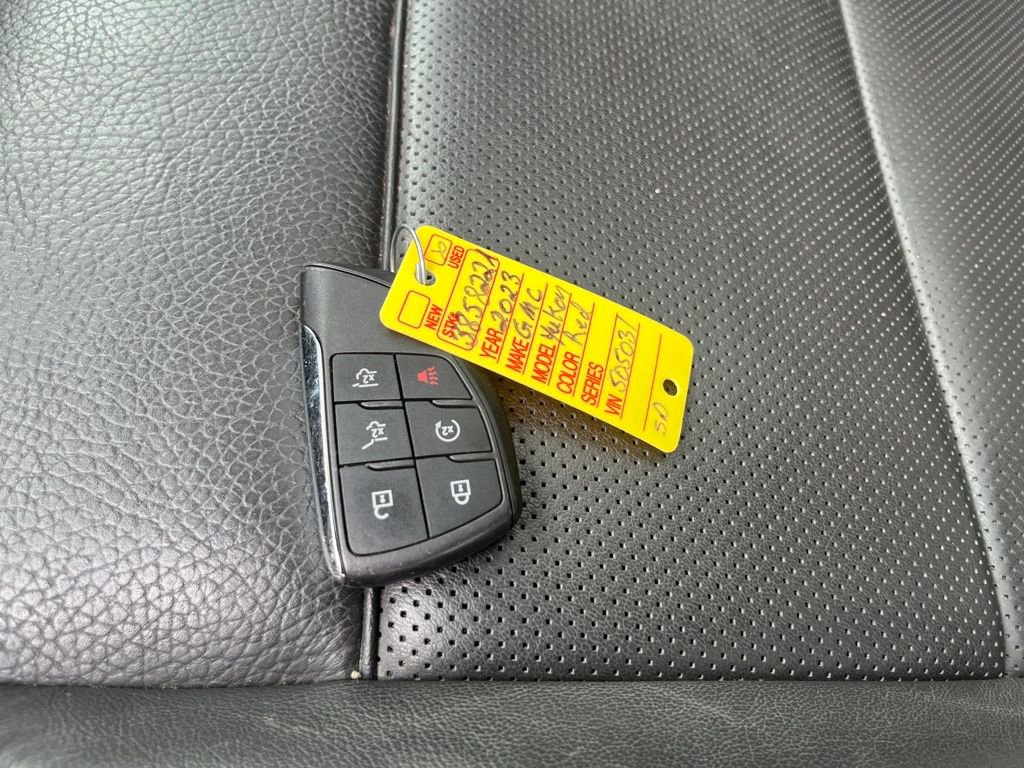 Used 2023 GMC Yukon Denali image 35