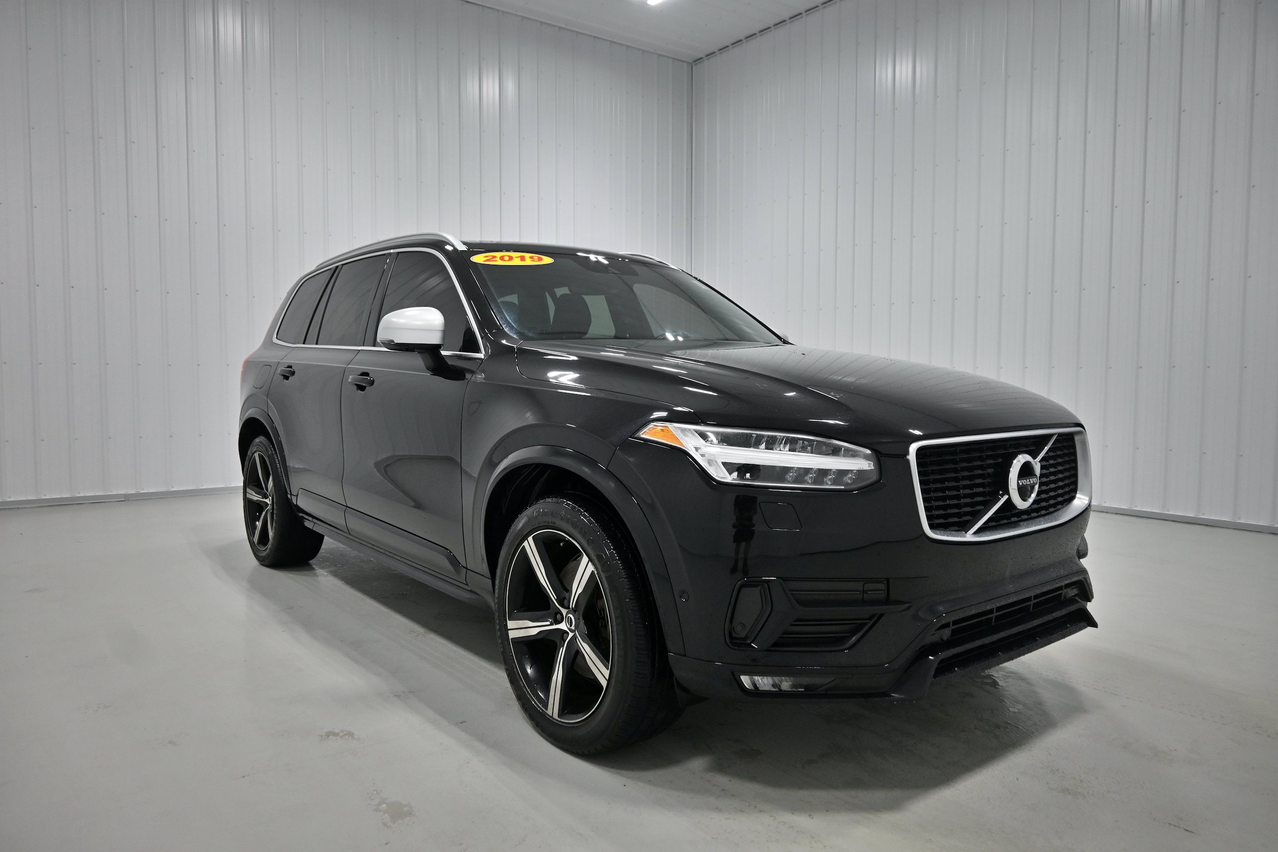 Used 2019 Volvo XC90 T6 R-Design w/ Advanced Package AWD/4WD image 3