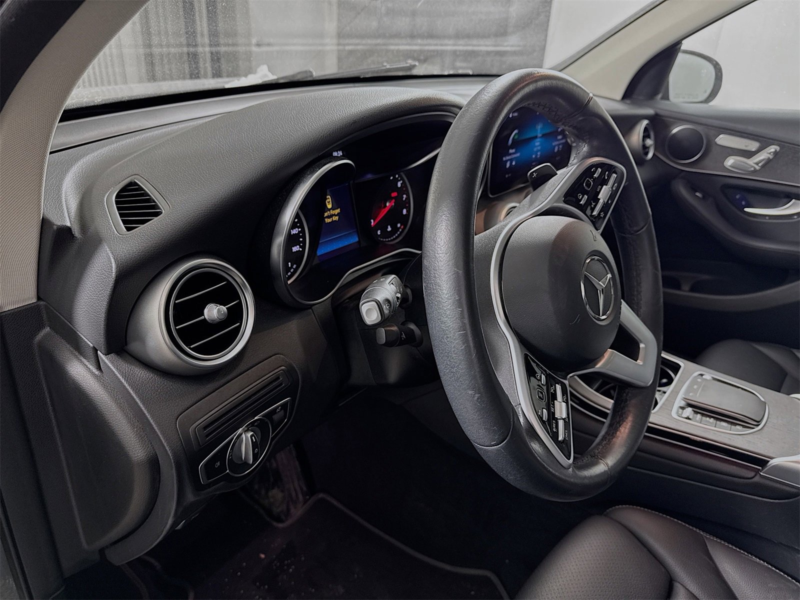 Used 2022 Mercedes-Benz GLC 300 4MATIC image 7