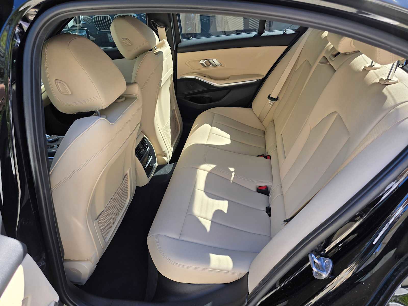 Used 2021 BMW 330i Sedan w/ Convenience Package RWD image 17