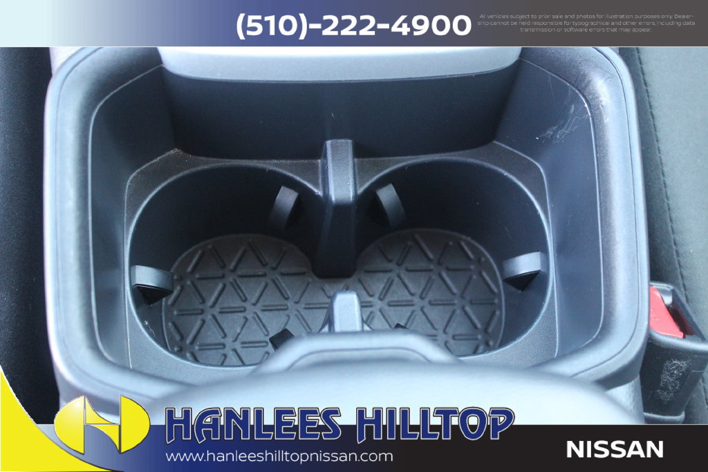 Used 2025 Toyota RAV4 XLE FWD image 18