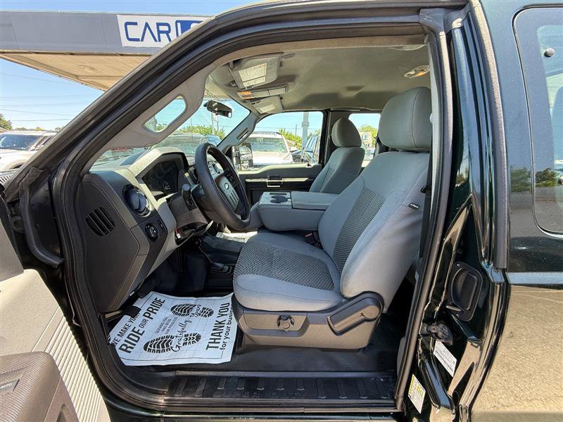 Used 2016 Ford F250 XL w/ XL Appearance Package AWD/4WD image 18
