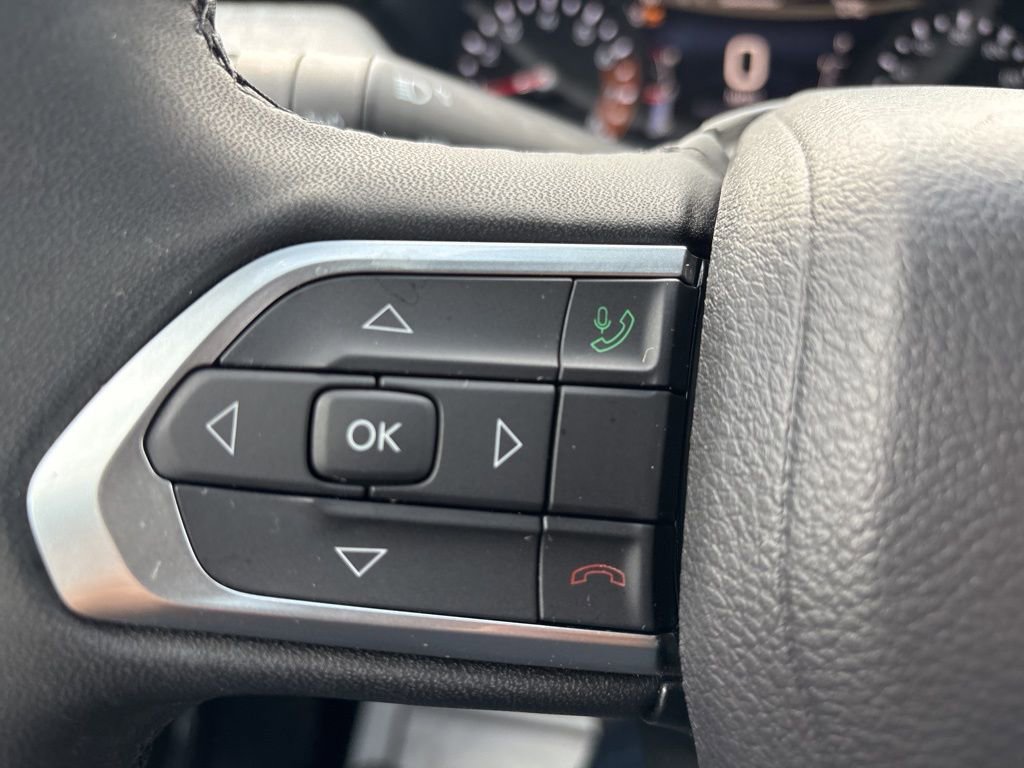 Used 2024 Jeep Compass Latitude image 18