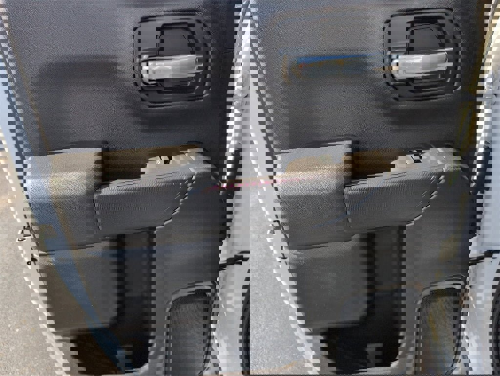 Used 2020 Chevrolet Silverado 1500 LT w/ Convenience Package image 27