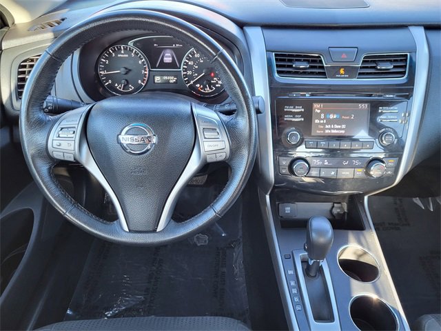 Used 2015 Nissan Altima 2.5 SV image 2