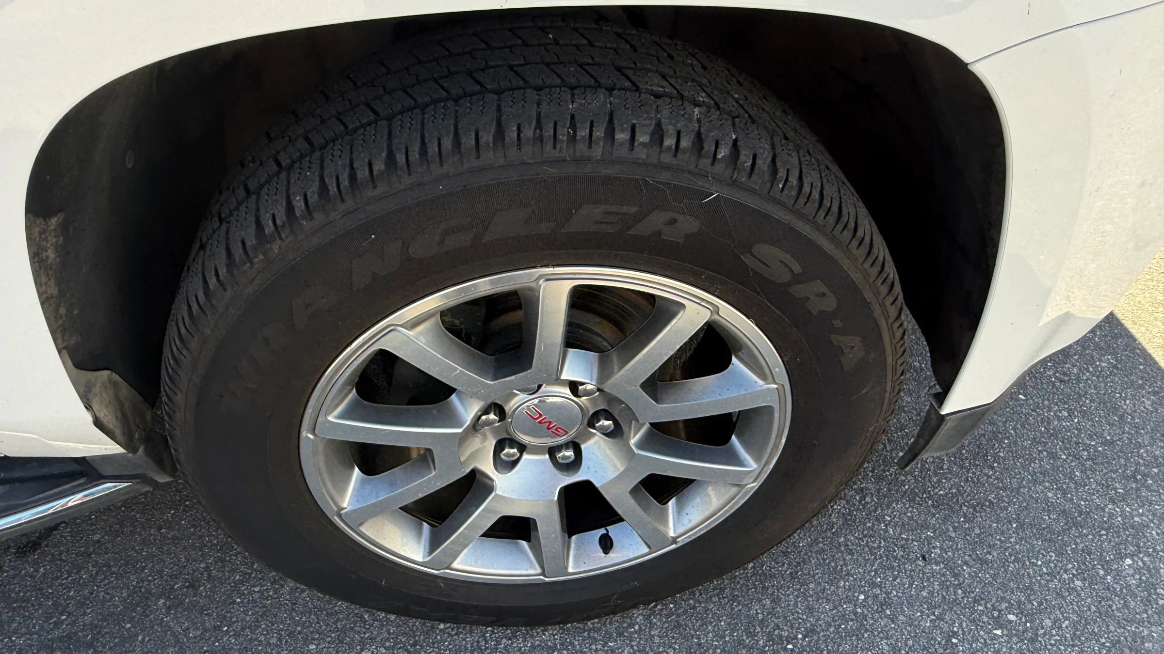 Used 2020 GMC Yukon XL Denali image 39