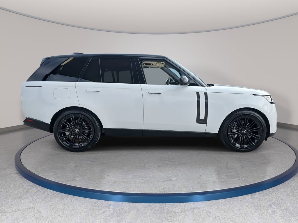 Certified 2025 Land Rover Range Rover SE AWD/4WD image 4