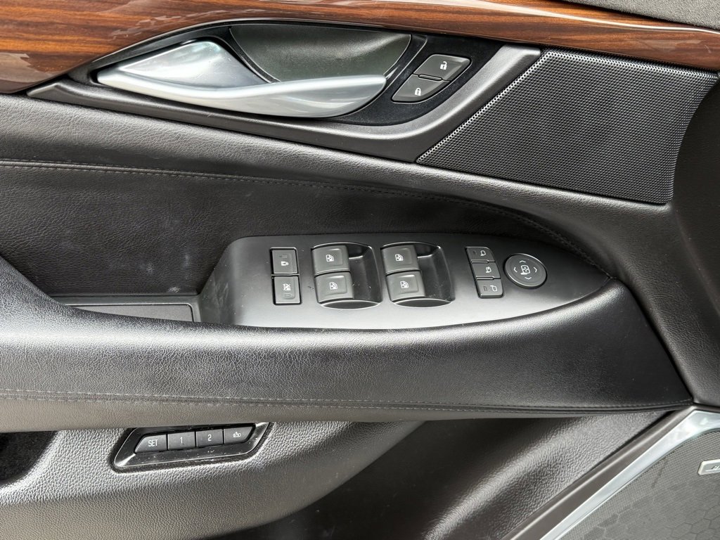 Used 2017 Cadillac Escalade Luxury image 12