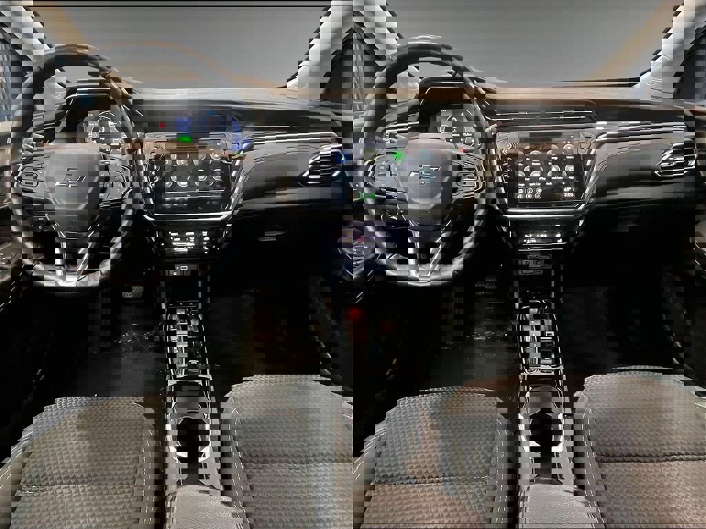 Used 2023 Chevrolet Bolt EUV LT w/ Comfort Package image 16