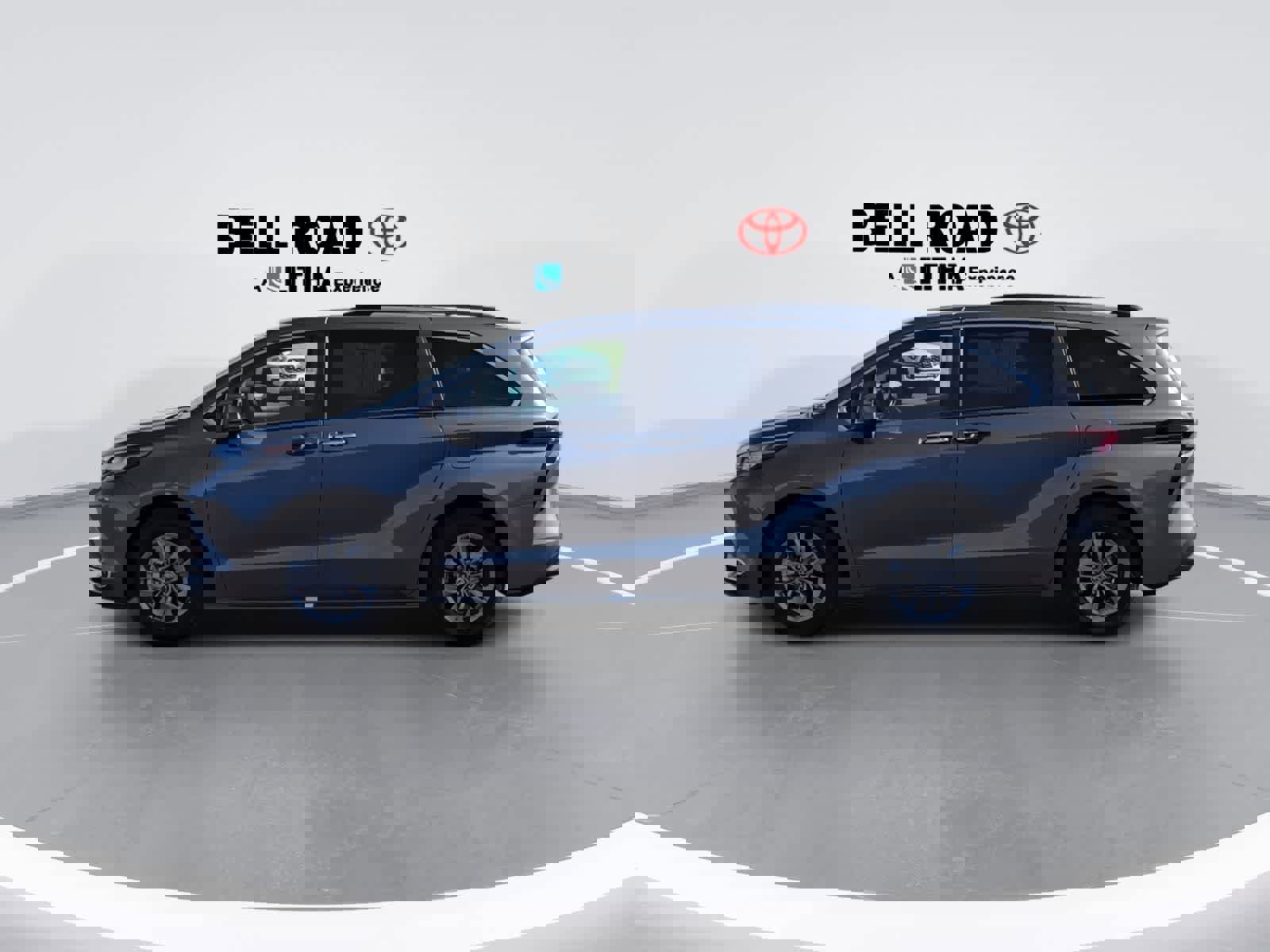 Used 2024 Toyota Sienna XLE image 6