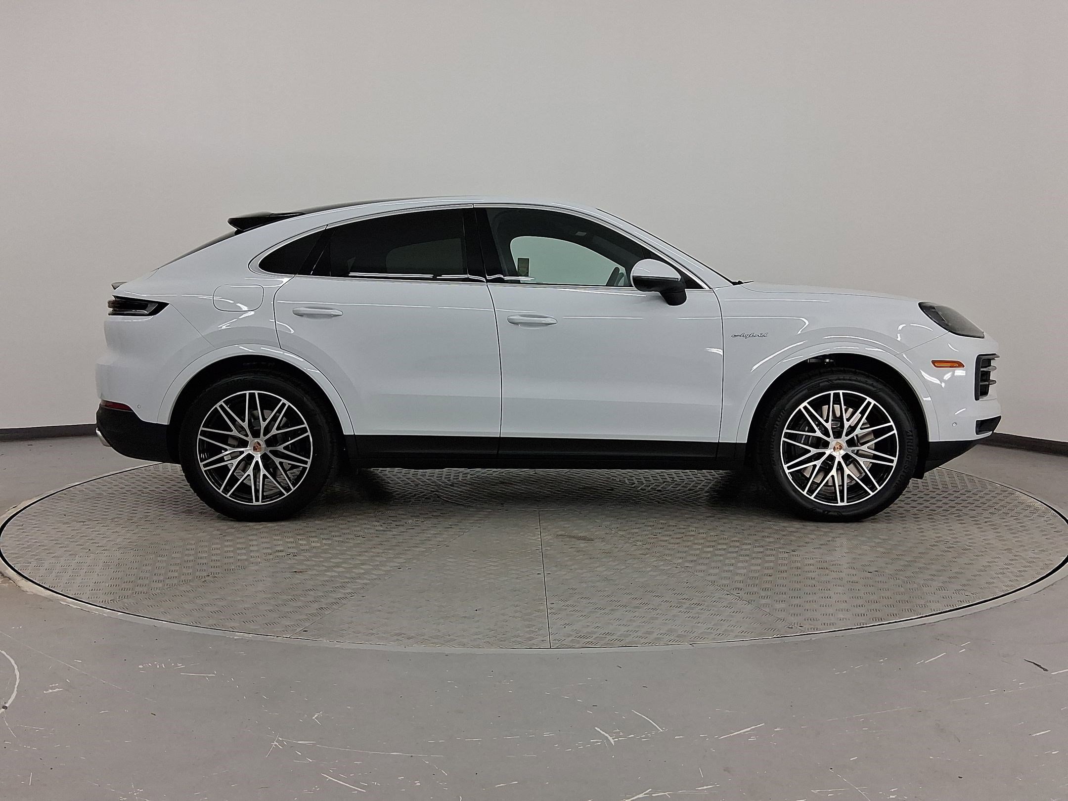 Used 2026 Porsche Cayenne E-Hybrid Coupe AWD/4WD image 8