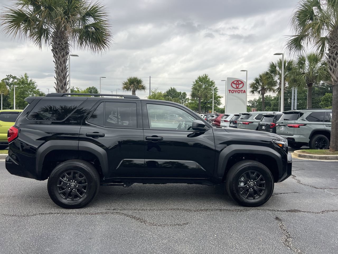 Used 2025 Toyota 4Runner SR5 AWD/4WD image 11