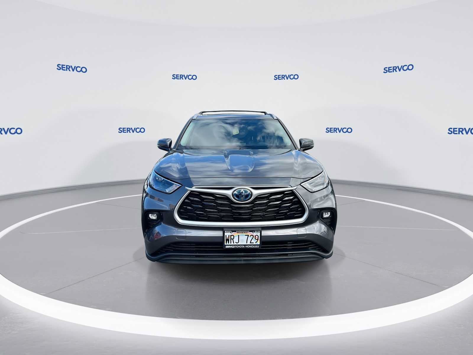 Used 2022 Toyota Highlander XLE FWD image 3