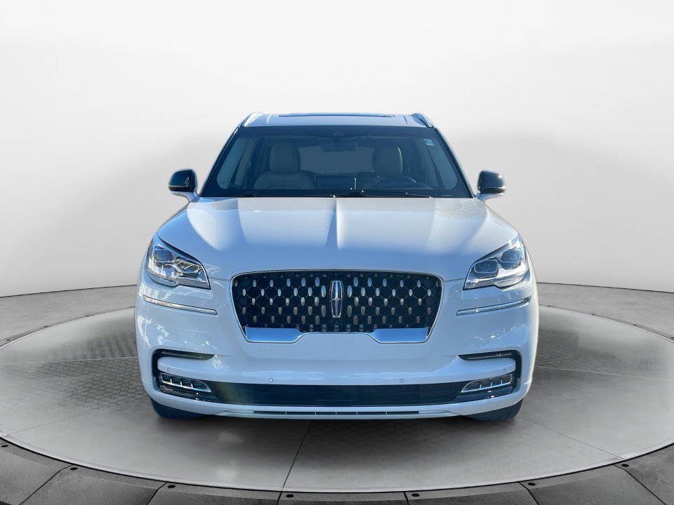 Used 2021 Lincoln Aviator Grand Touring w/ Equipment Group 301A image 2