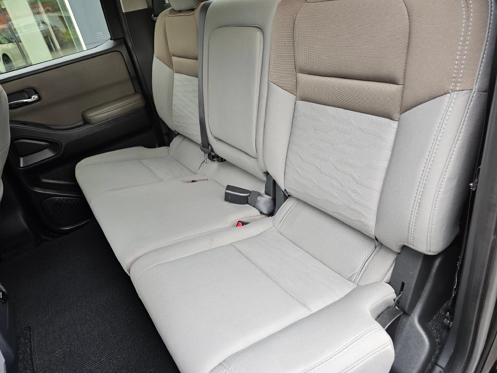 Used 2024 Nissan Frontier SV w/ SV Convenience Package AWD/4WD image 13