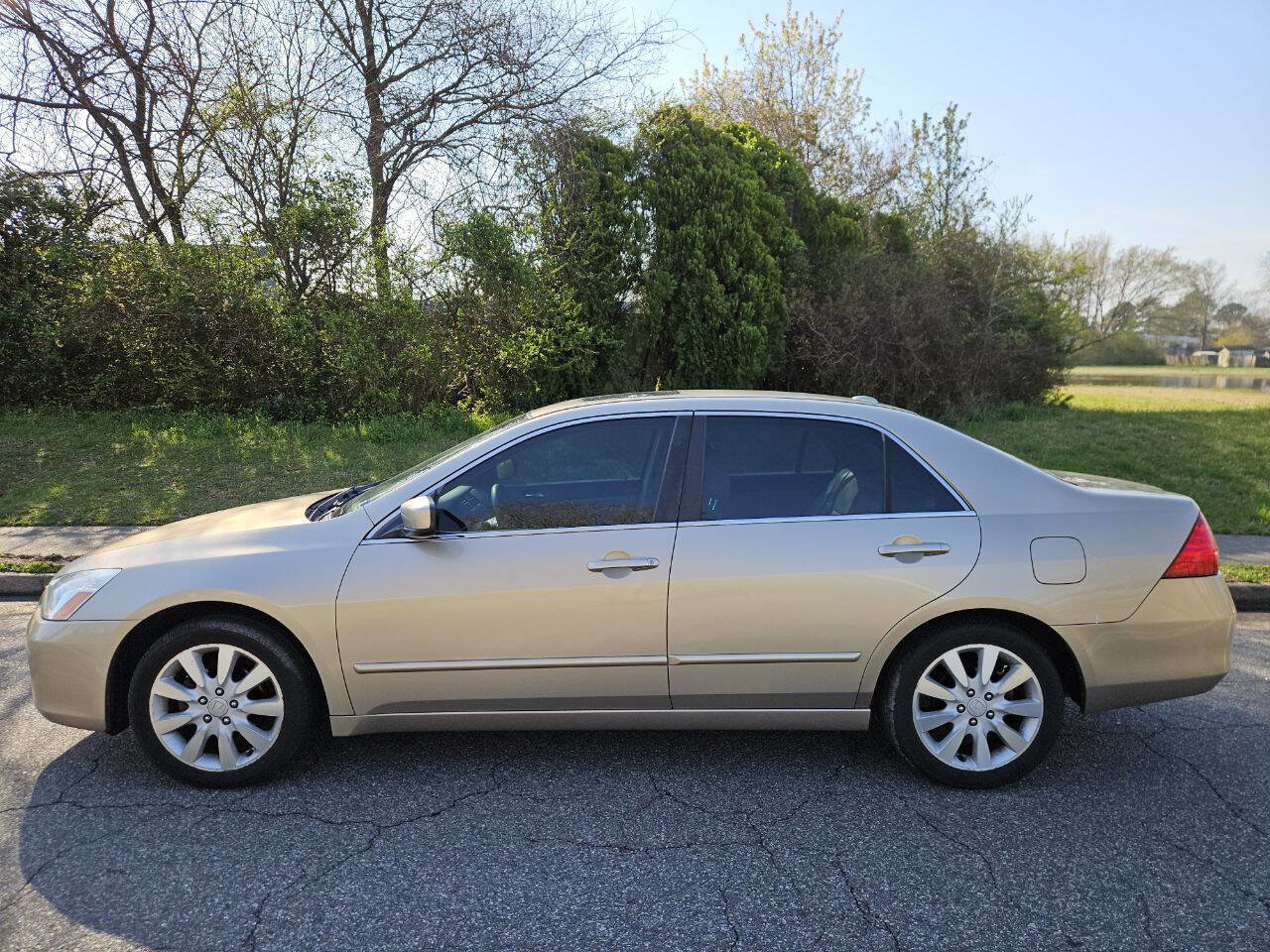 Used 2006 Honda Accord EX image 2