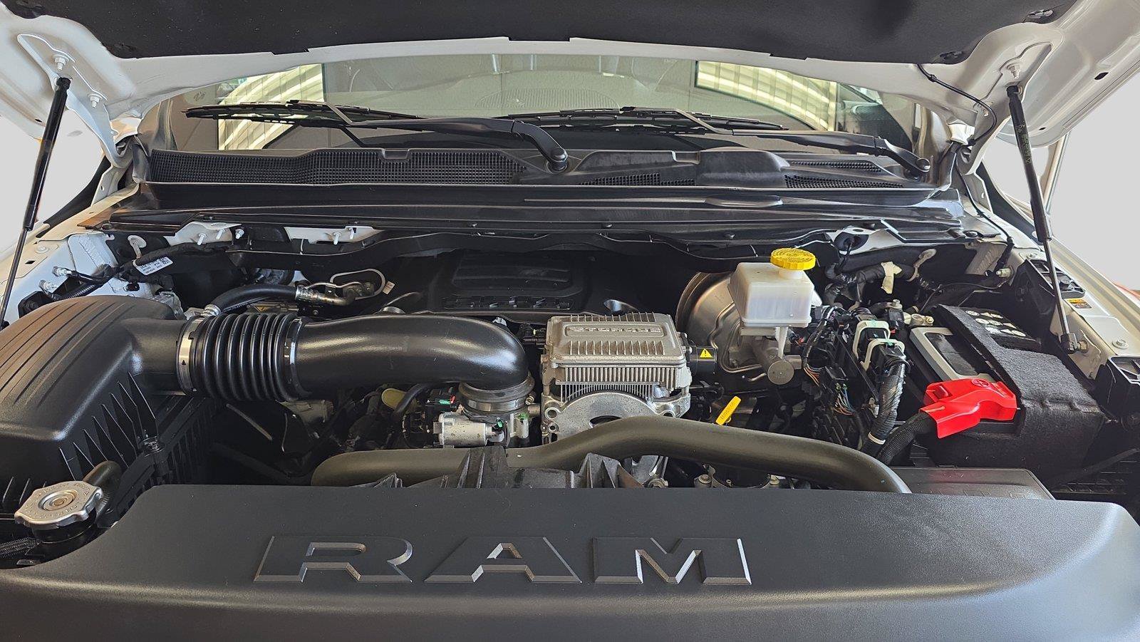 Used 2024 RAM 1500 Laramie AWD/4WD image 28