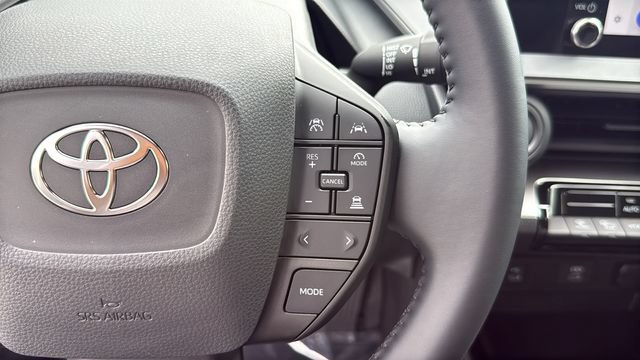 Used 2023 Toyota Prius LE FWD image 20