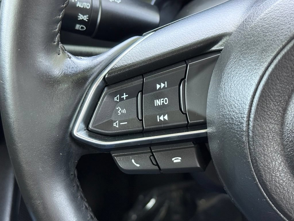 Used 2018 MAZDA MAZDA3 Touring FWD image 32
