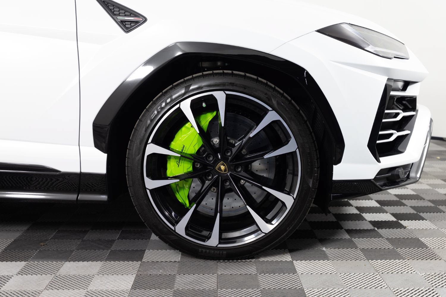Used 2021 Lamborghini Urus AWD/4WD image 17