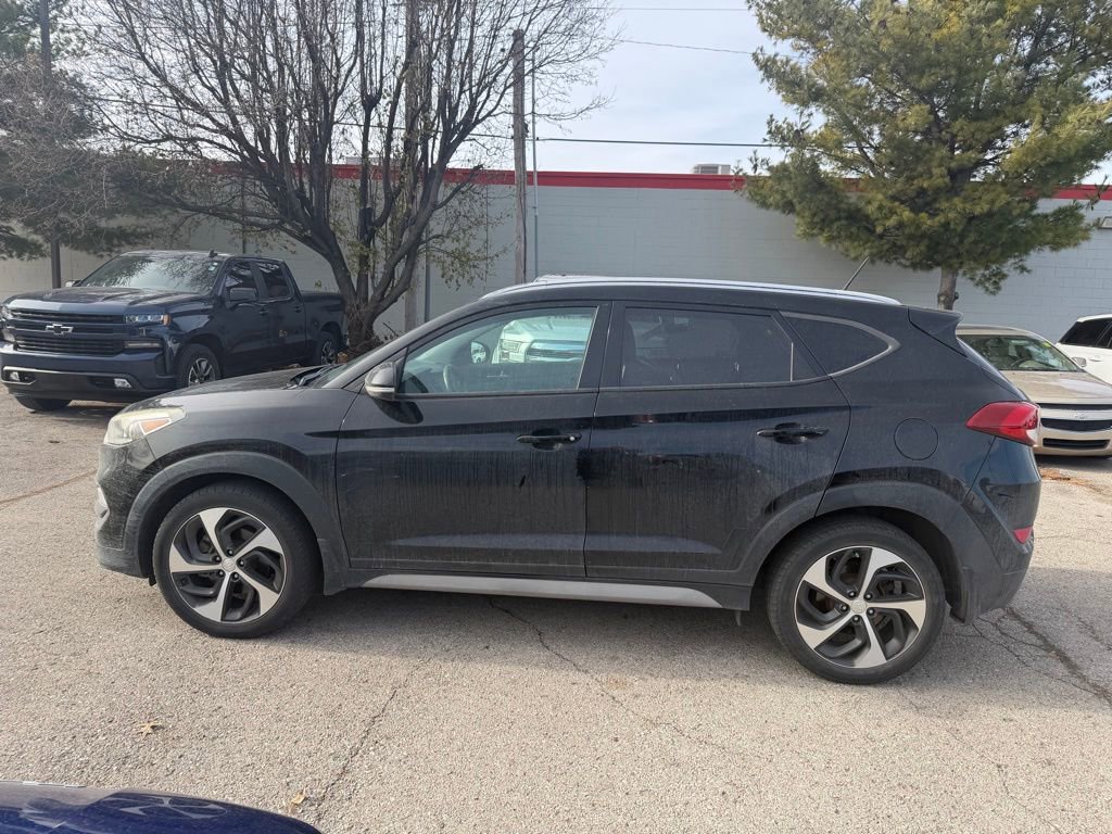 Used 2017 Hyundai Tucson Sport image 2