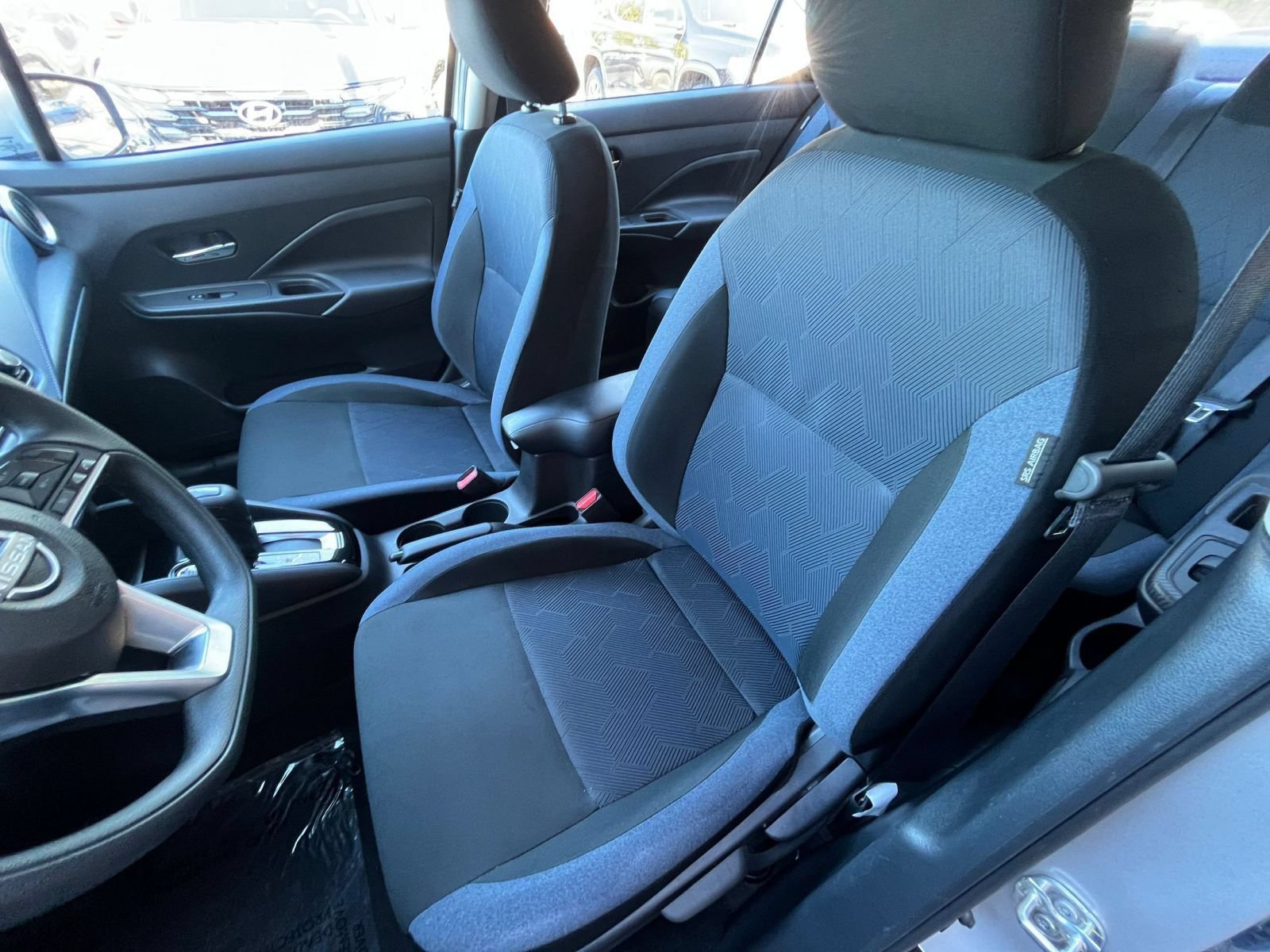 Used 2025 Nissan Versa SV FWD image 30