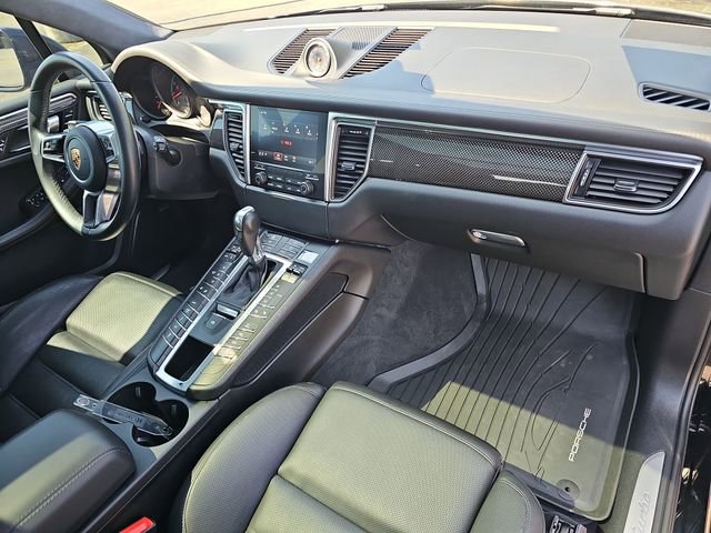 Used 2017 Porsche Macan Turbo AWD/4WD image 28