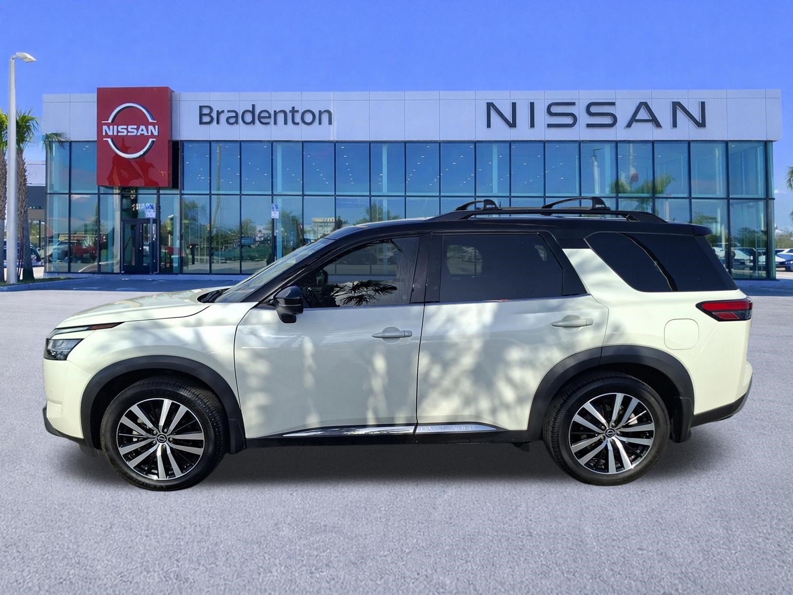 Certified 2023 Nissan Pathfinder Platinum AWD/4WD image 8
