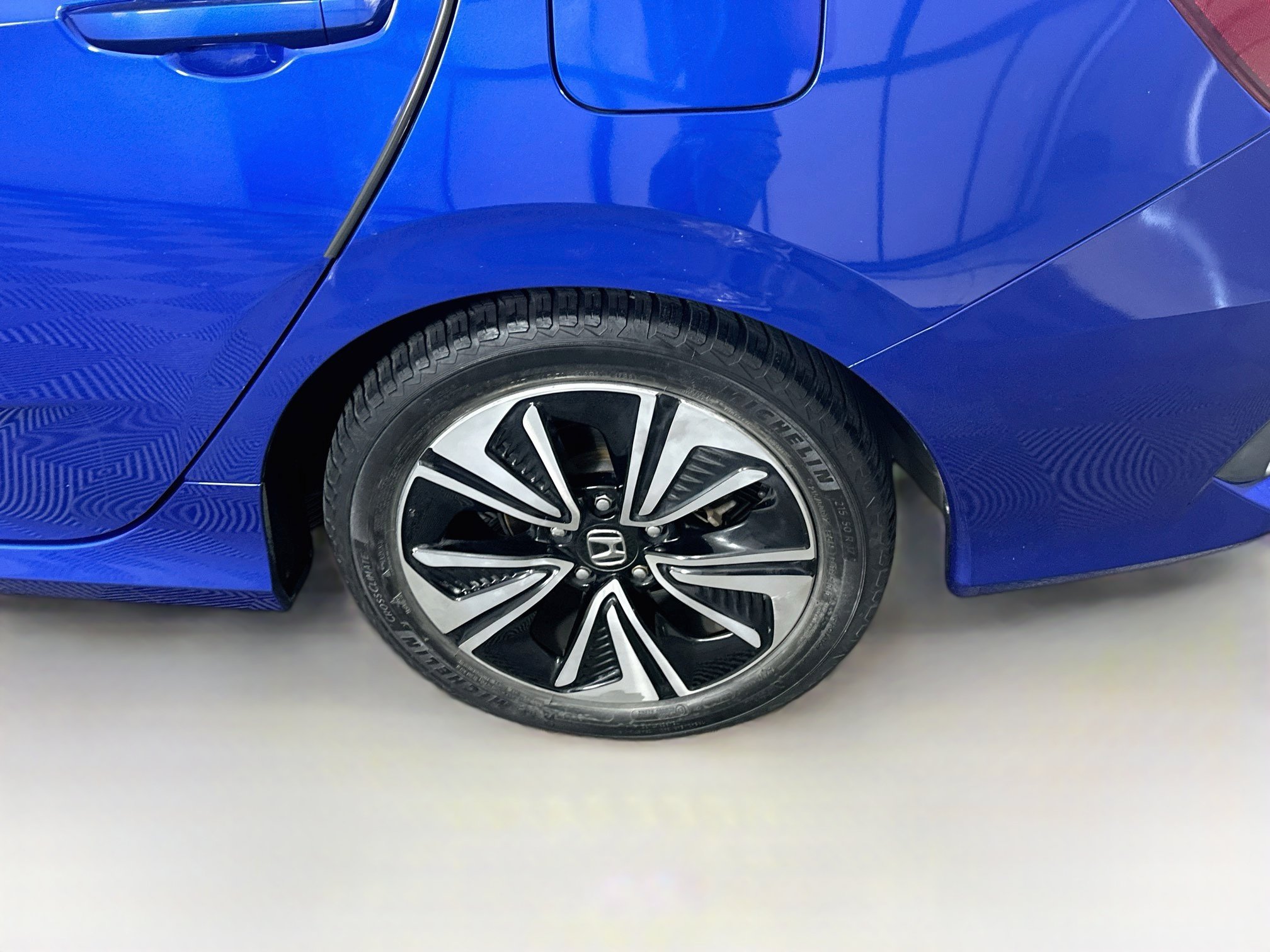 Used 2018 Honda Civic EX-L image 11